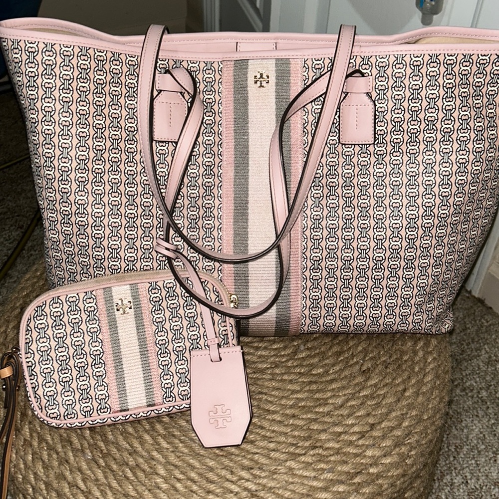 TORY BURCH tote & wristlet